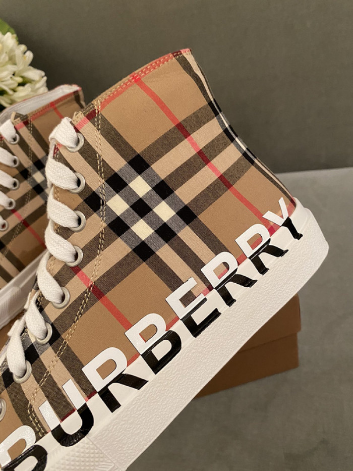 BUBERY SNEAKER